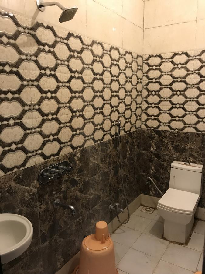 Hotel City Palace Uddzsaín Kültér fotó